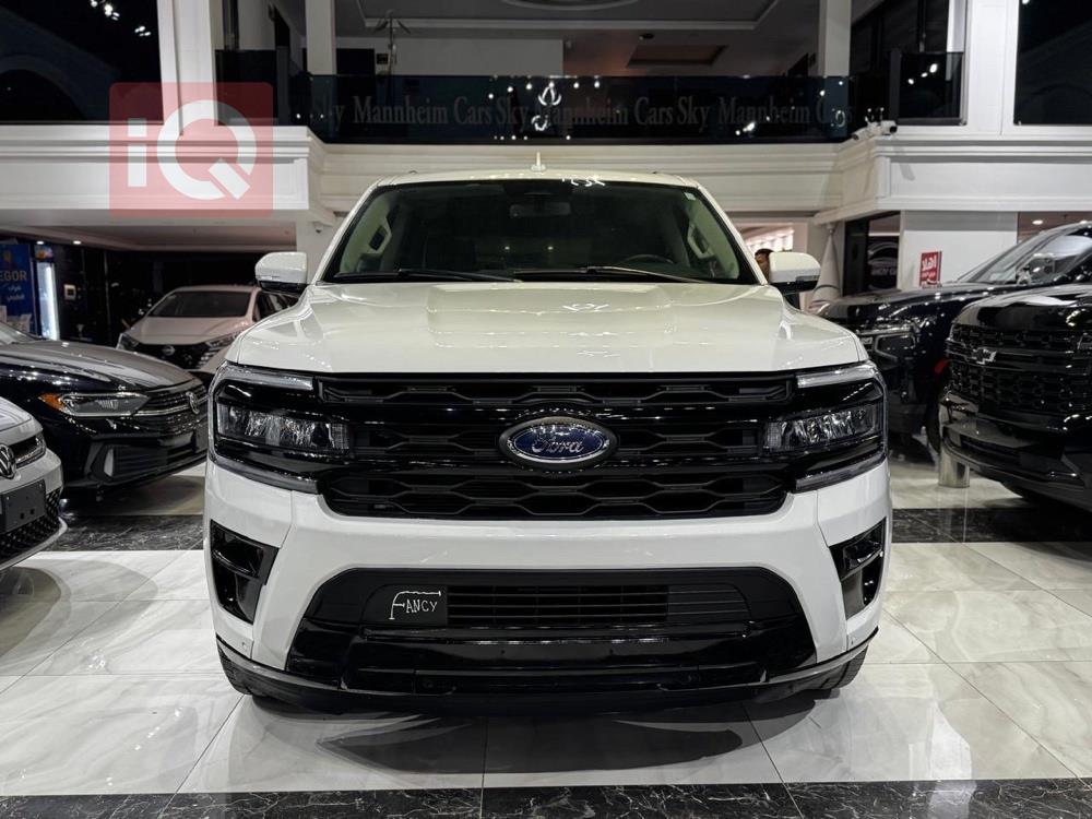 https://cdn.iqcars.io3b8b6cf1-7859-4b2a-8e80-01d0811ad95f_0.jpg